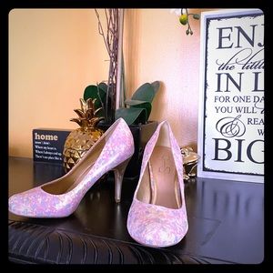 Jessica Simpson pumps